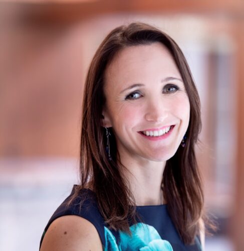 Liz Barton, MA, VetMB, MRCVS, MCIPR