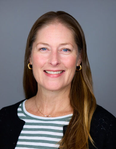 Molly Lyons headshot