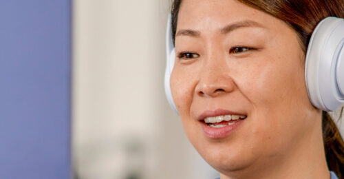 Image of a virtual CSR talking.